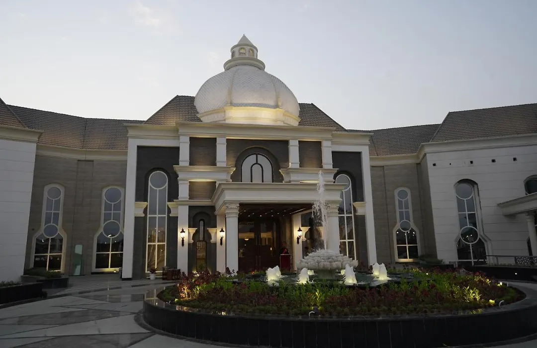 The Grand Nirvana Hotel-1